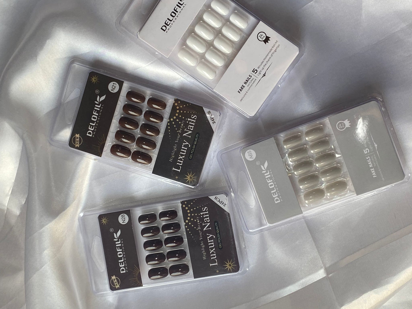 DELOFIL ARTIFICIAL NAILS 24PC