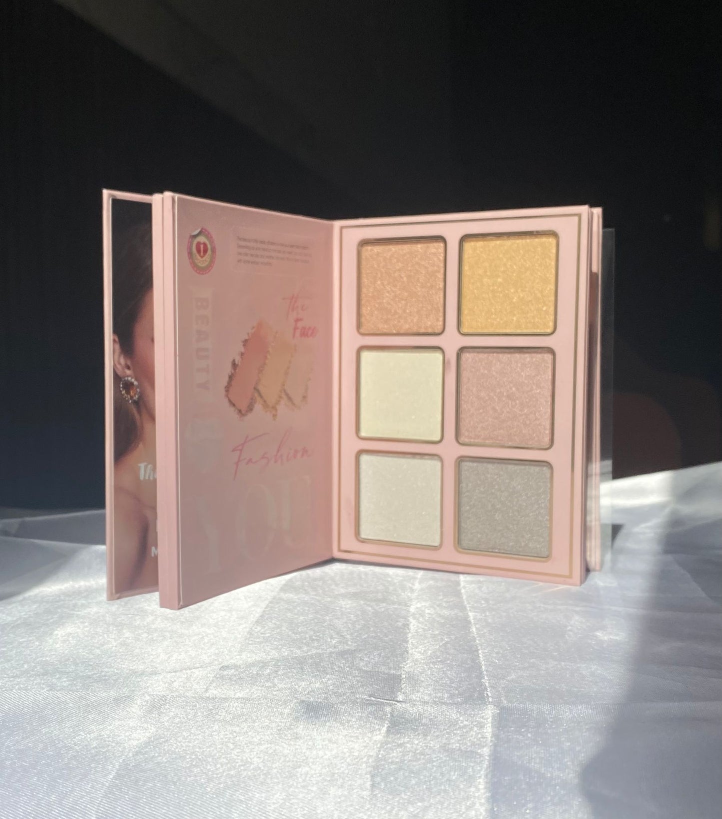 IGOODCO VIRAL MAKEUP BOOK - 5 PAGE