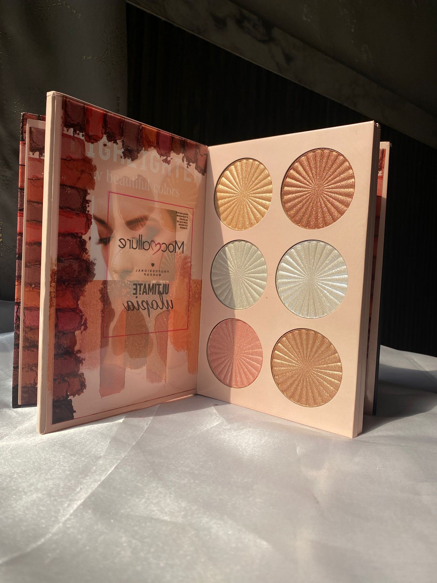 Mocallure Ultimate Utopia Makeup Book